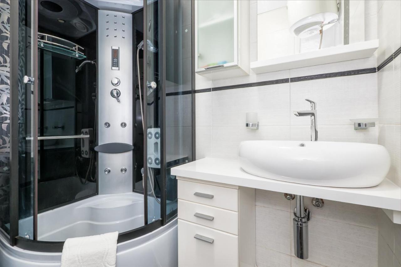 3-Bedroom Sea View Apartment - Balcony, Elevator - Spinut, Split Сплит Екстериор снимка