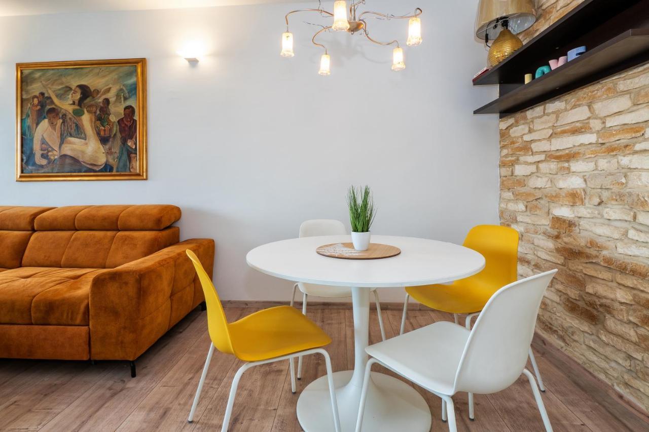 3-Bedroom Sea View Apartment - Balcony, Elevator - Spinut, Split Сплит Екстериор снимка
