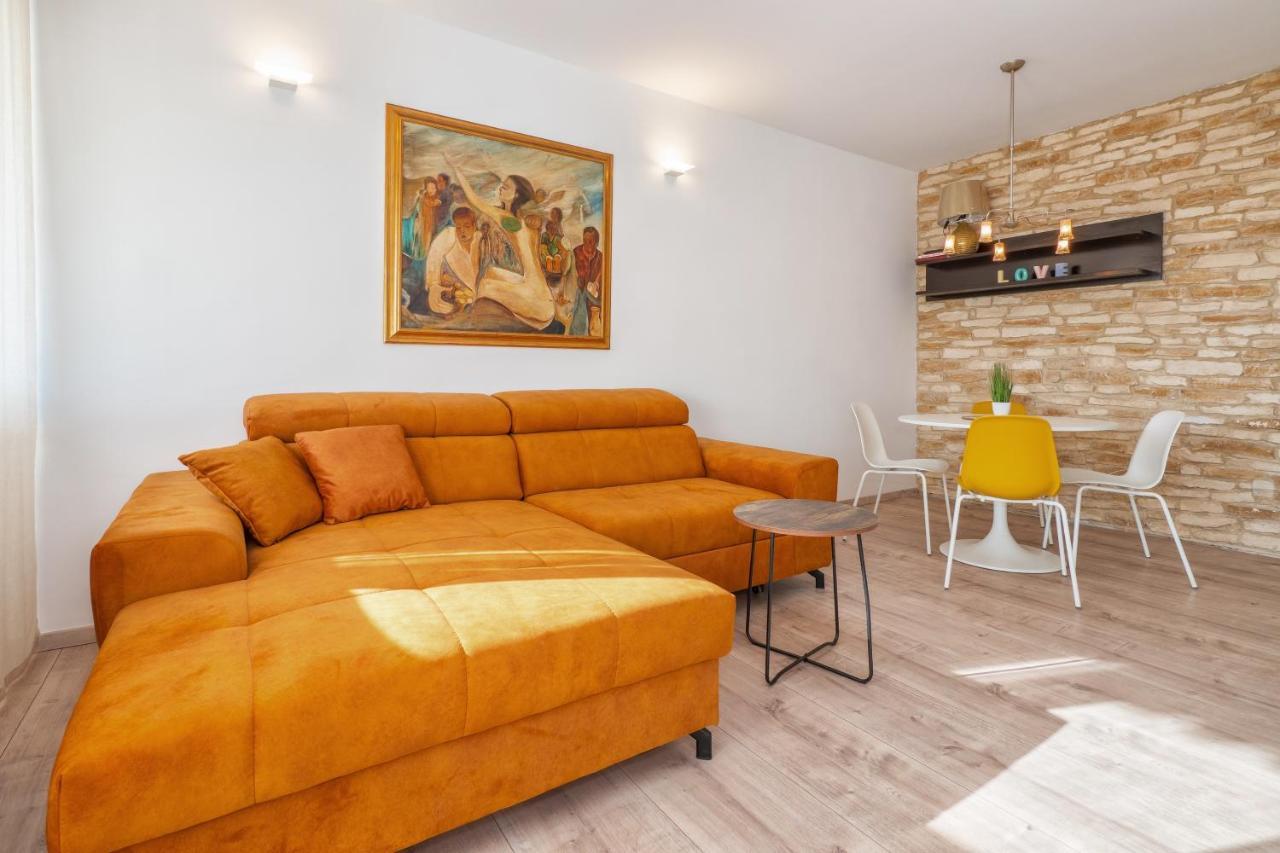3-Bedroom Sea View Apartment - Balcony, Elevator - Spinut, Split Сплит Екстериор снимка