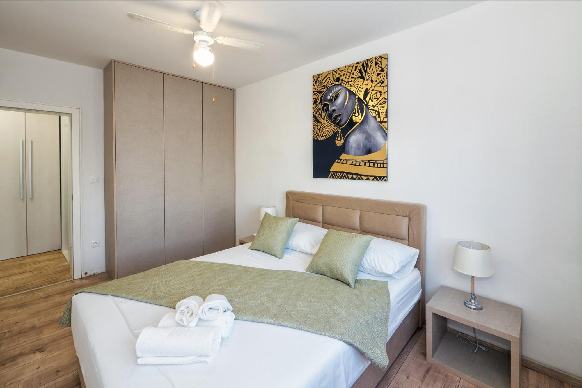 3-Bedroom Sea View Apartment - Balcony, Elevator - Spinut, Split Сплит Екстериор снимка
