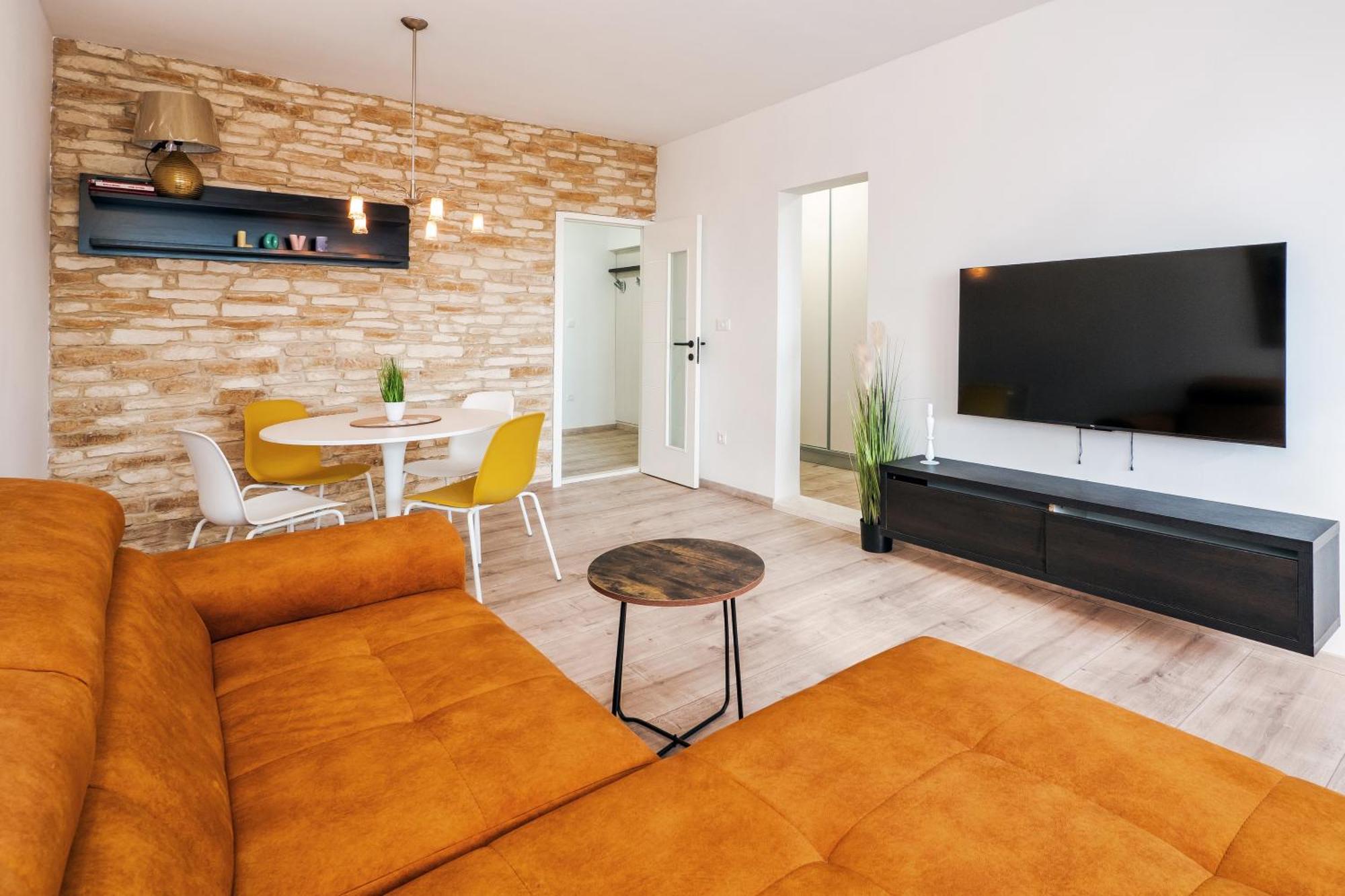 3-Bedroom Sea View Apartment - Balcony, Elevator - Spinut, Split Сплит Екстериор снимка