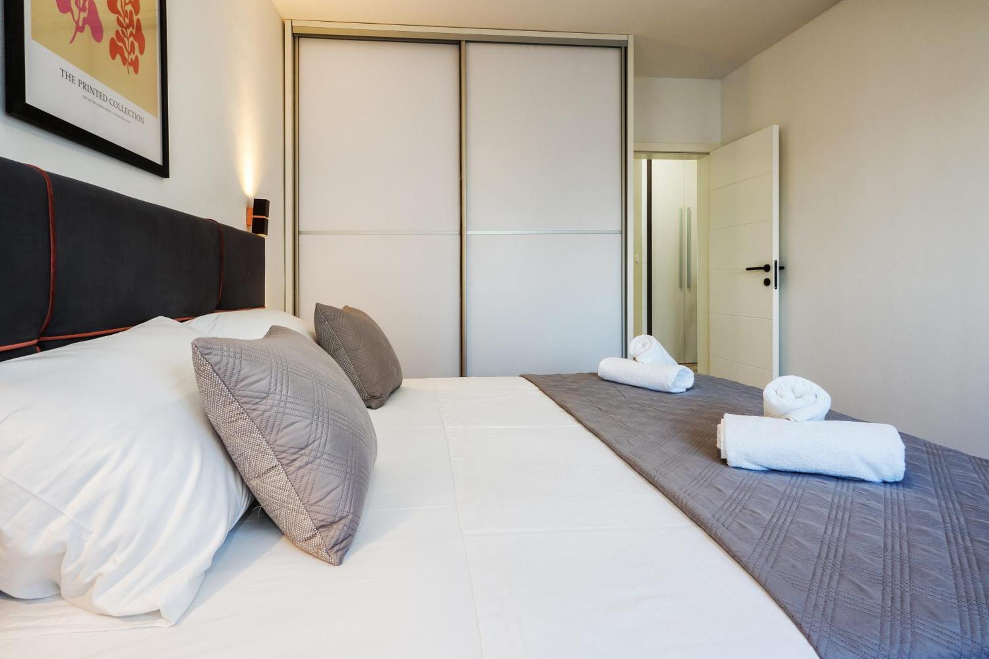 3-Bedroom Sea View Apartment - Balcony, Elevator - Spinut, Split Сплит Екстериор снимка