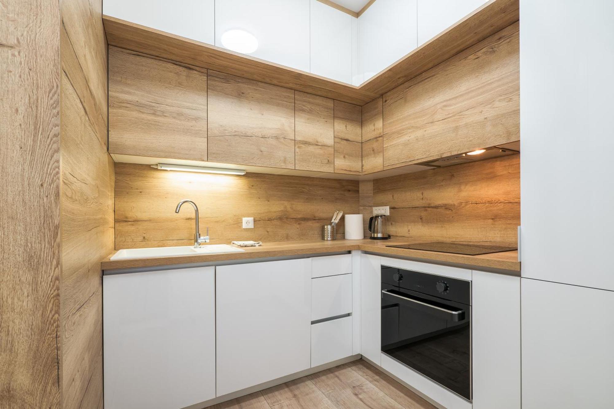3-Bedroom Sea View Apartment - Balcony, Elevator - Spinut, Split Сплит Екстериор снимка